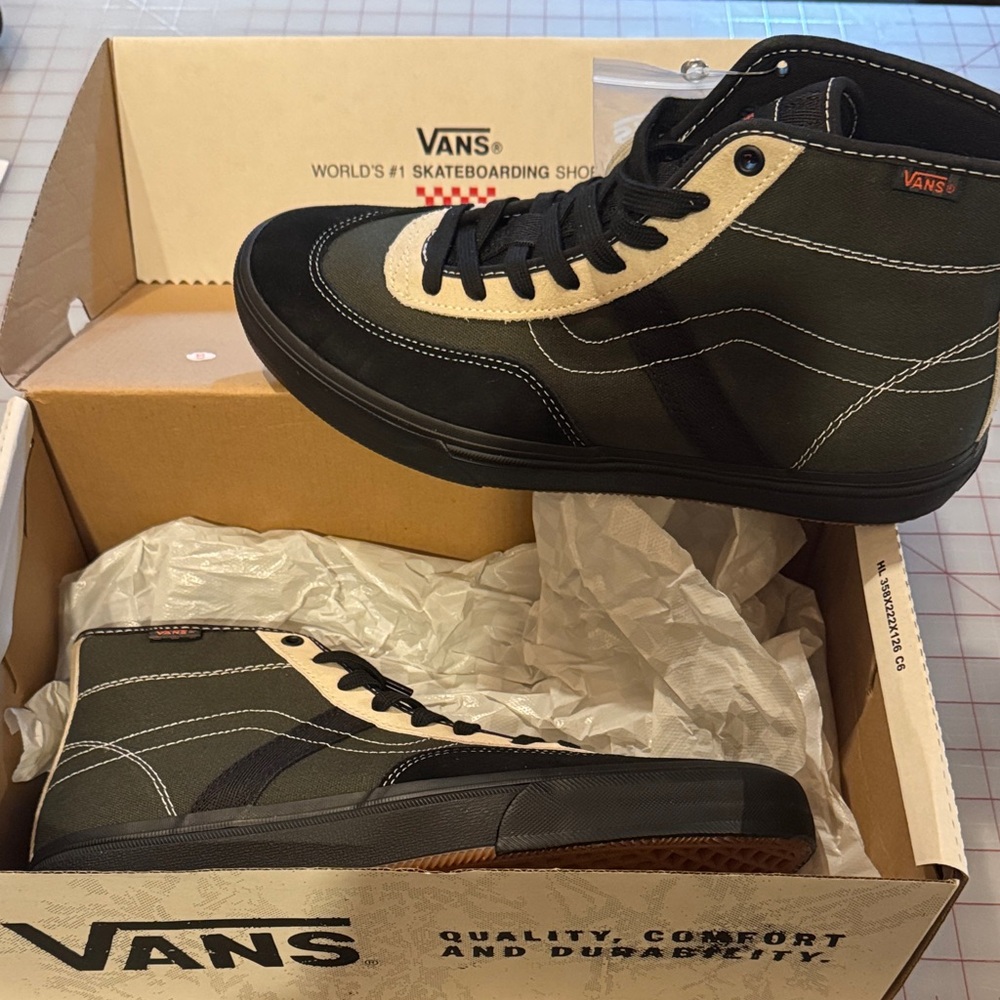 Vans Men's Gilbert Crockett High top Black, White and green Sneakers